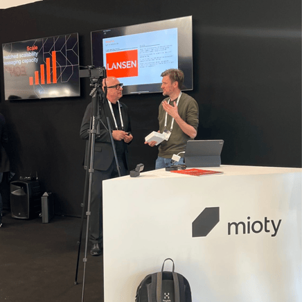 Lansen's Martin Hallberg during his interview at the mioty stand